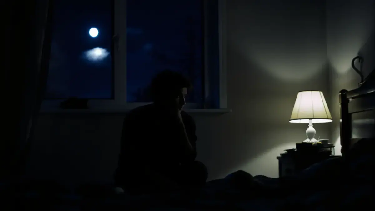 De nacht versterkt sombere gedachten om een precieze reden die de wetenschap begint te begrijpen